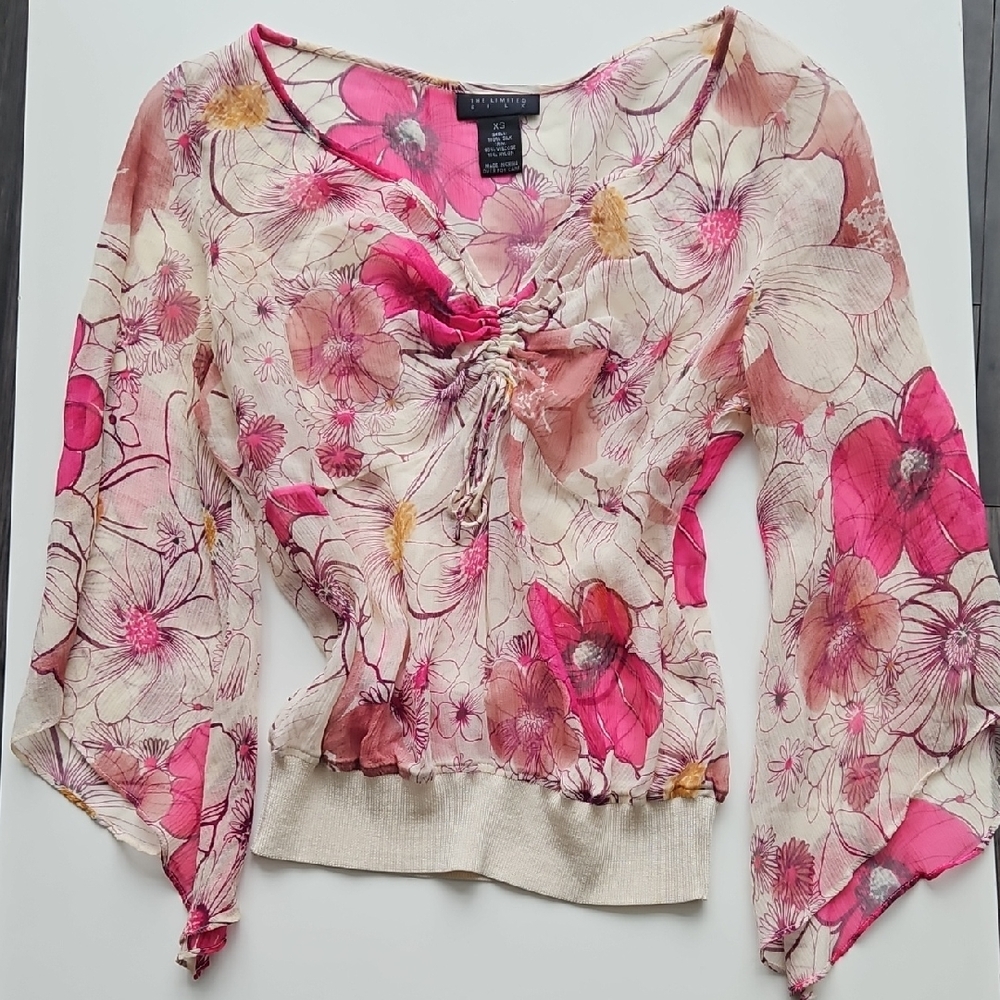 Beautiful 100% Silk Pink and Cream Floral Blouse 🌸